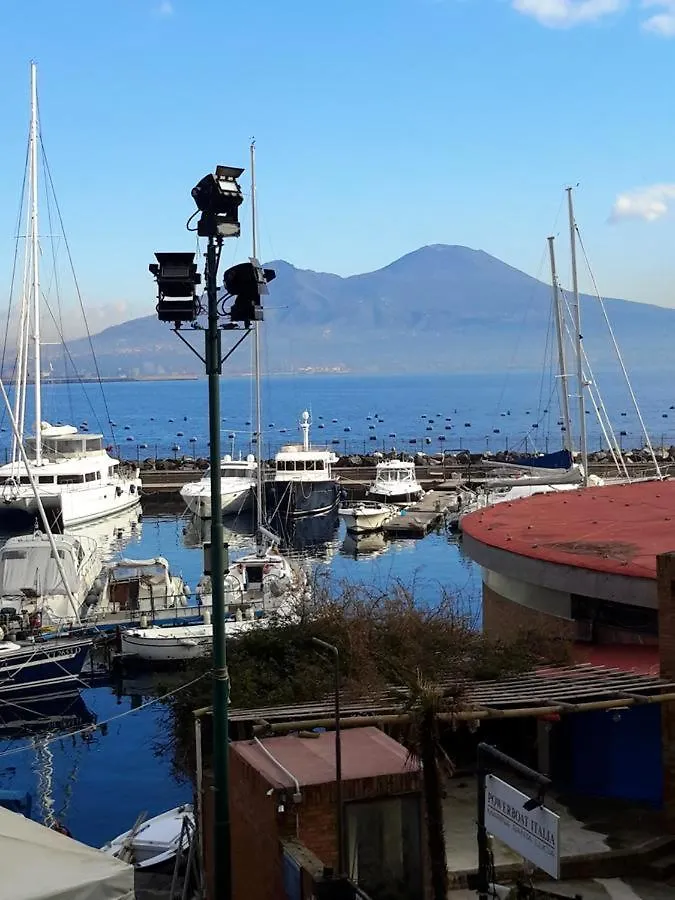Modern Apartment In Napoli Near Historical Centre