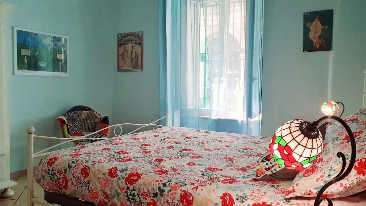 Modern Apartment In Napoli Near Historical Centre Italy